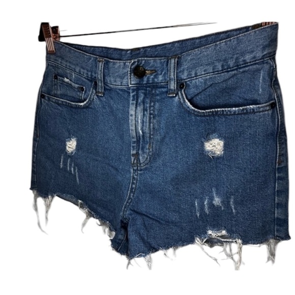 BDG women’s size 29 high rise girlfriend denim shorts in excellent condition​ - Picture 1 of 4